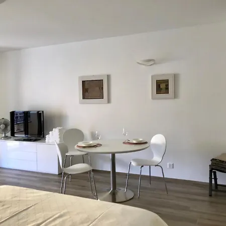 Ferienappartement Lago Maggiore アパート Minusio